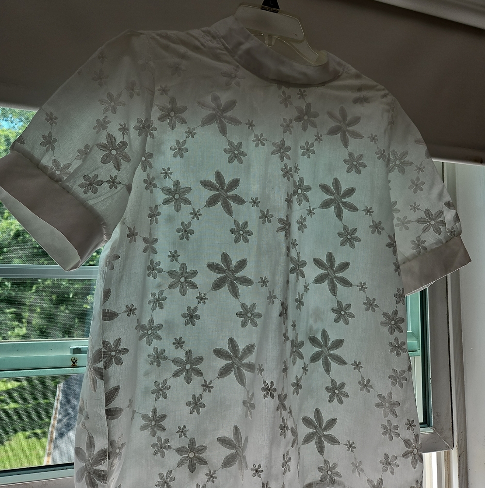 Lightweight Women's Shortsleeve Top